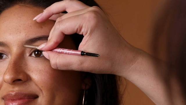 Amazon.com : Chella Eyebrow Pencil – Easy-to-Use Brow Definer for